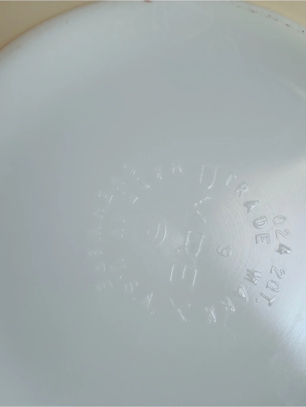 Vintage Pyrex 2 qt Cream Mixing Bowl with Brown Floral Pattern